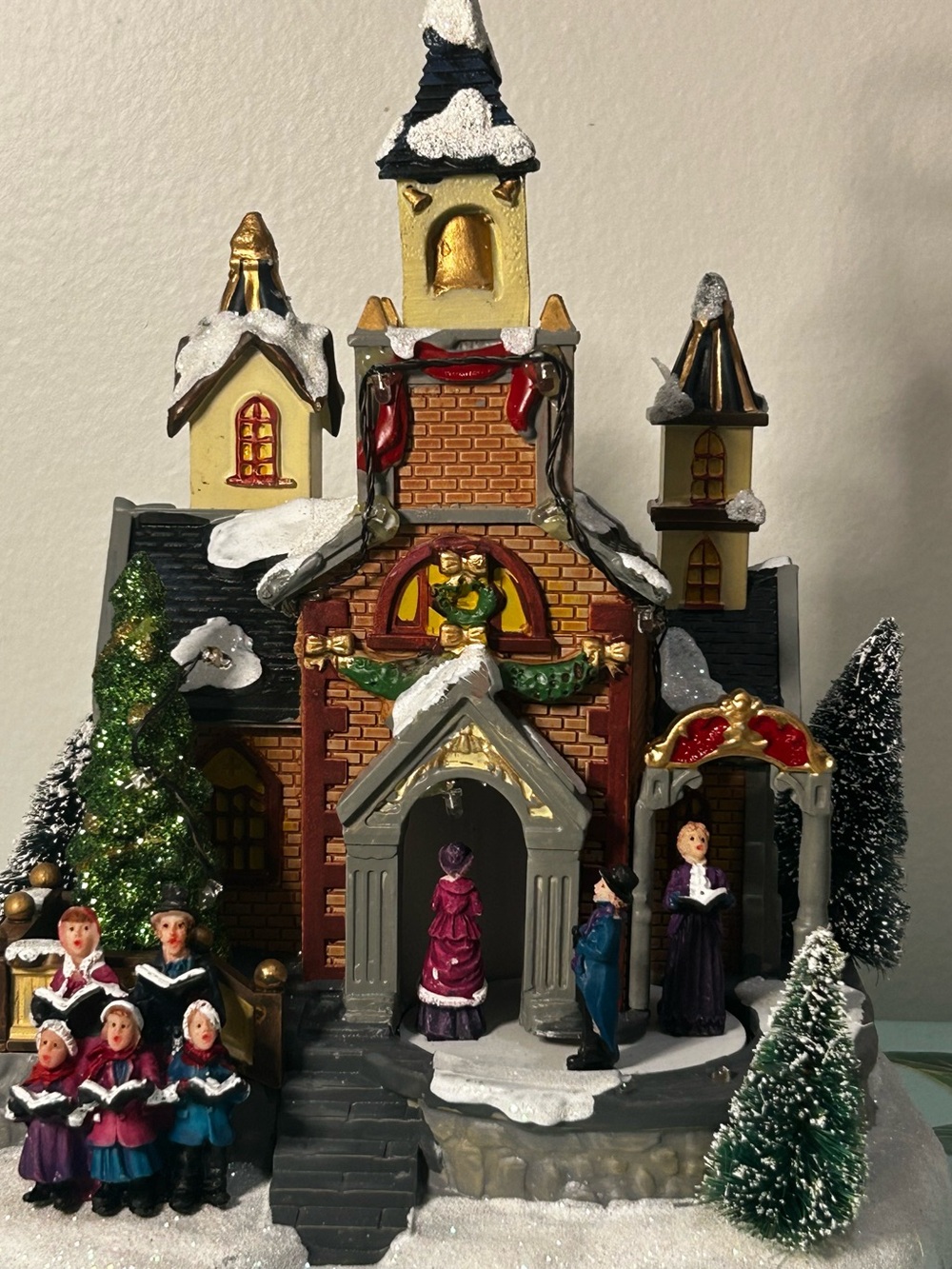Avon Yellow, Red & Green Holiday Church Carolers Figurine